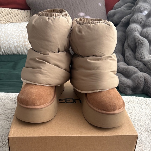 UGG Women's Tan and Brown Winter Boots - Picture 8 of 10